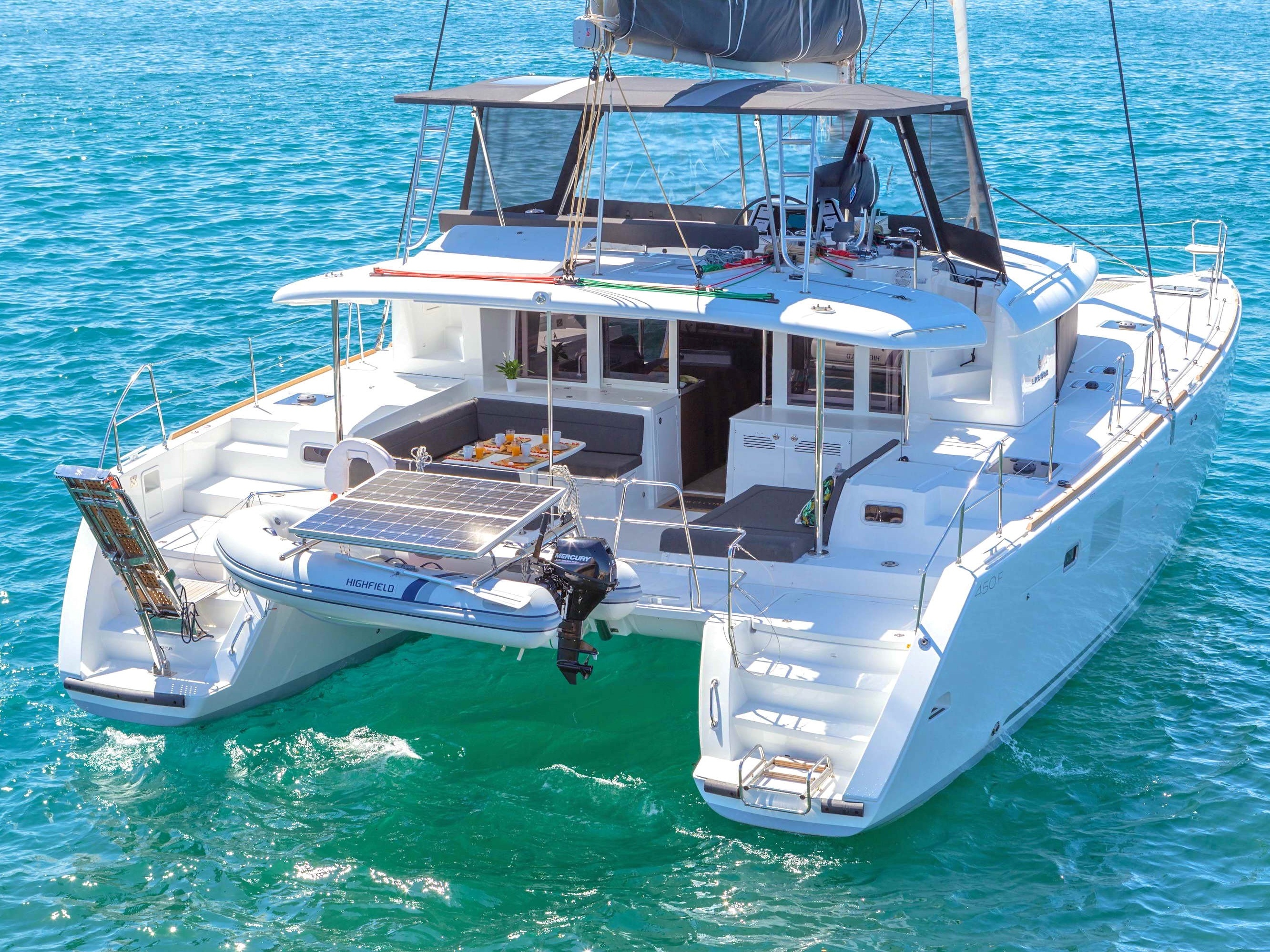 Catamaran model and description